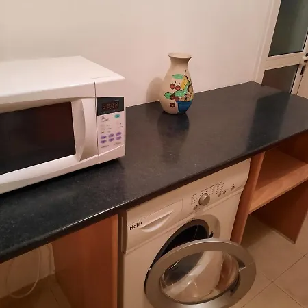 Large Apt 2 Bedrooms Sea View & 2 Balconies * Ларнака