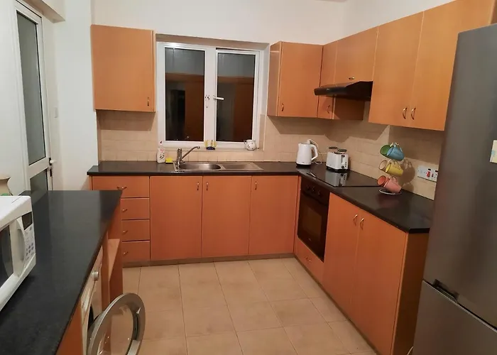 Large Apt 2 Bedrooms Sea View & 2 Balconies *