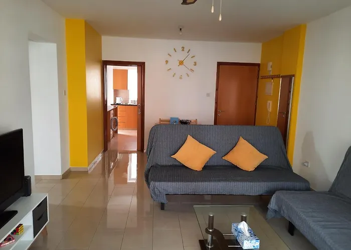 Large Apt 2 Bedrooms Sea View & 2 Balconies Апартаменти