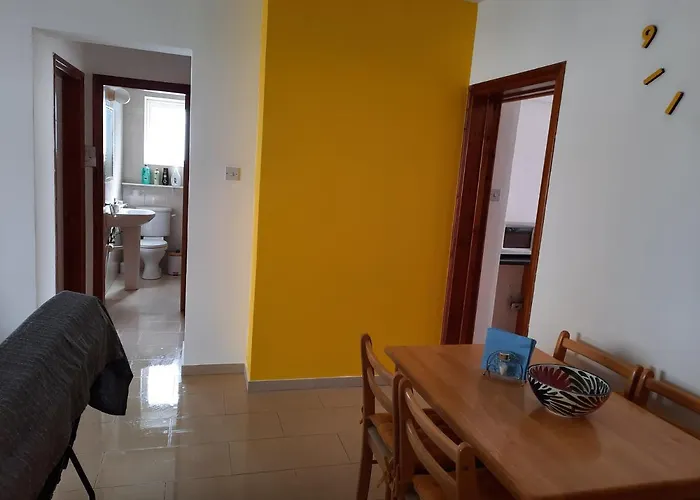 Large Apt 2 Bedrooms Sea View & 2 Balconies * Larnaca