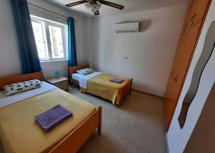 Апартаменти Large Apt 2 Bedrooms Sea View & 2 Balconies