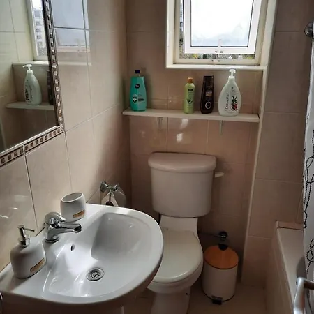 Large Apt 2 Bedrooms Sea View & 2 Balconies Apartamento Larnaca